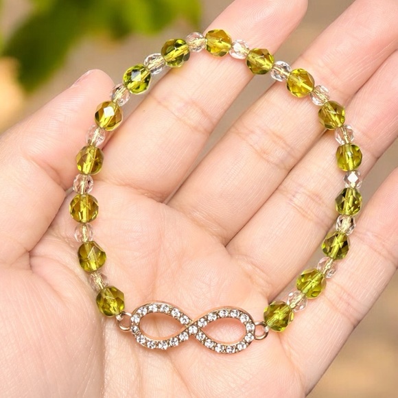 Jewelry - Czech Glass Bracelet with Vintage Infinity Connector | 6mm & 4mm Beads